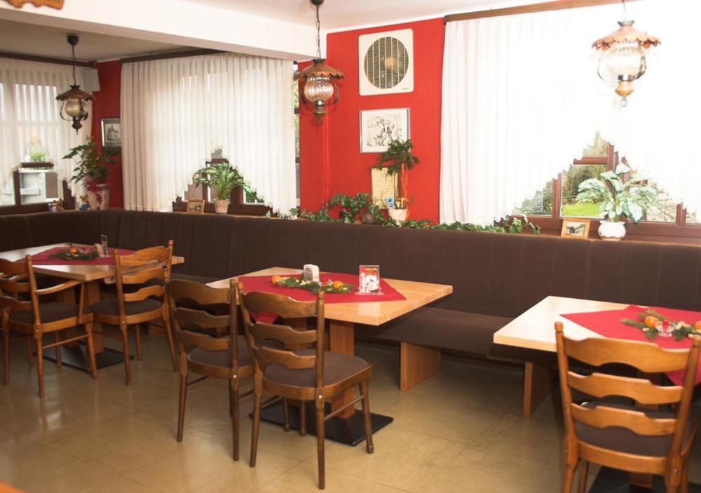 Landgasthaus Hoffmeister Hehlen Buitenkant foto